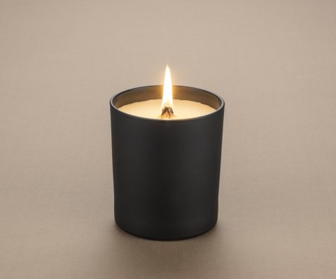 Świeca sojowa 220g - Black Pomegranate - VERA YOUNG