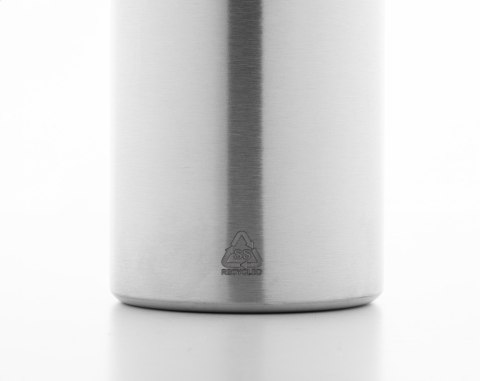 Butelka z ze stali nierdzewnej z recyklingu