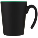 Kubek ceramiczny Oli o pojemności 360 ml z uchwytem zielony, czarny
